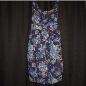 Women’s dress